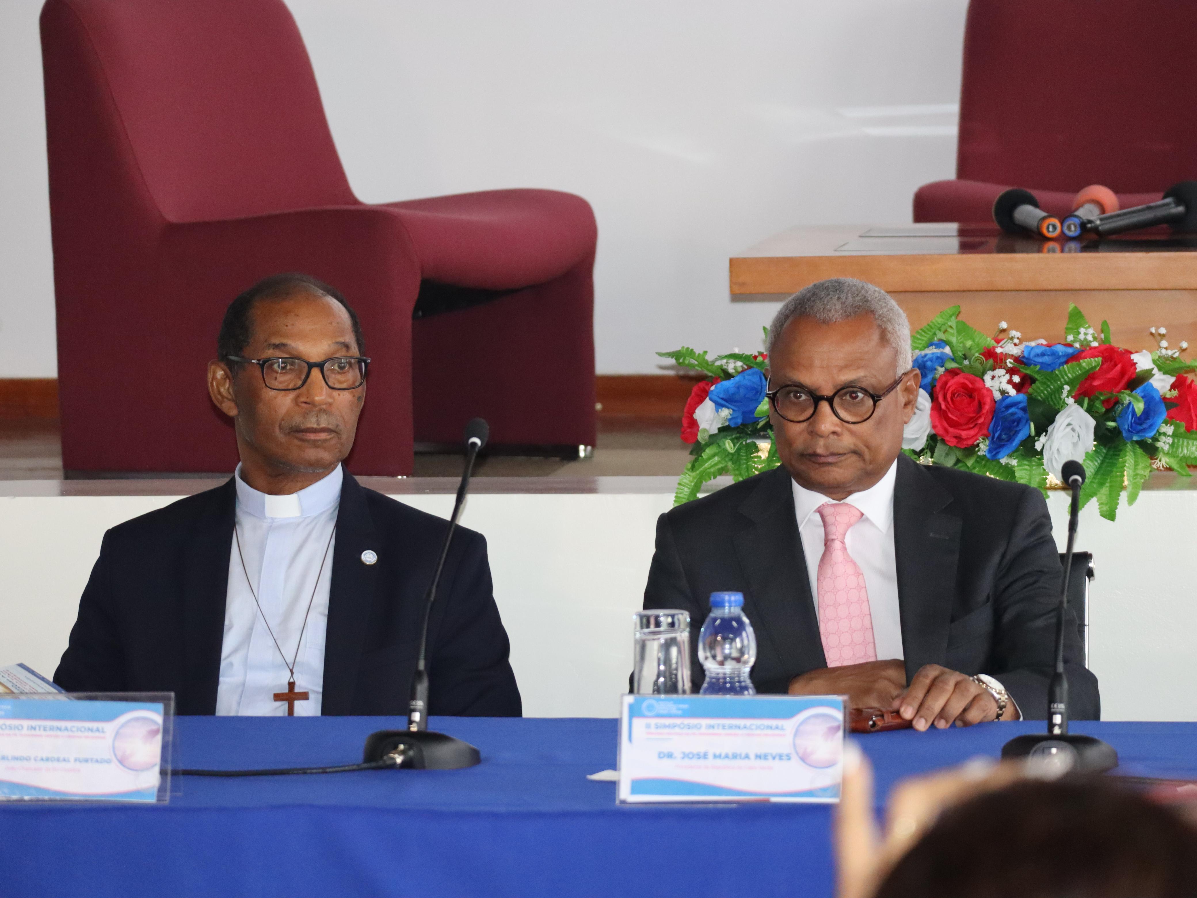 Bispo de Santiago Preside Abertura do II Simpósio Internacional sobre Teologia e Humanismo Cristão