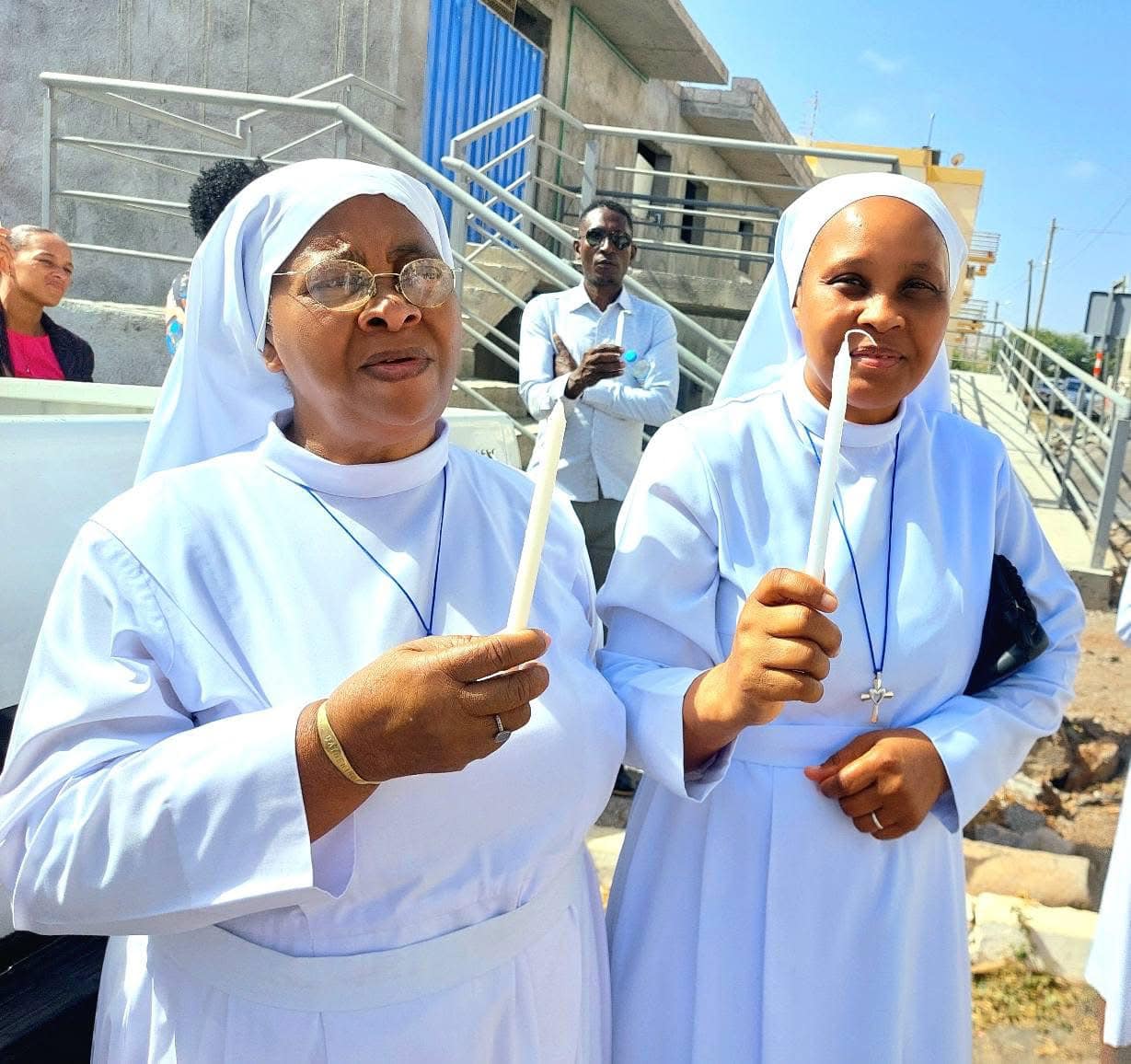 𝐃𝐢𝐚 𝐝𝐚 𝐕𝐢𝐝𝐚 𝐂𝐨𝐧𝐬𝐚𝐠𝐫𝐚𝐝𝐚 𝐜𝐞𝐥𝐞𝐛𝐫𝐚𝐝𝐨 𝐧𝐚 𝐏𝐚𝐫𝐨́𝐪𝐮𝐢𝐚 𝐝𝐞 𝐒𝐚̃𝐨 𝐅𝐢𝐥𝐢𝐩𝐞 𝐀𝐩𝐨́𝐬𝐭𝐨𝐥𝐨